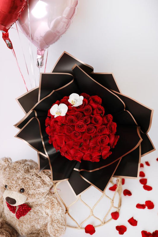 Red Rose Ramo Buchon Bouquet